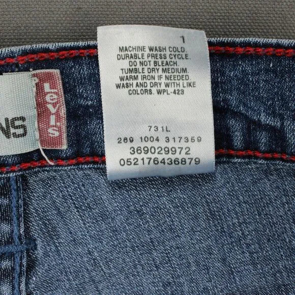 Levis Jeans Shorts Women 10 Blue Mom Medium Wash Stretch Denim Slash Pocket VTG - Picture 3 of 8